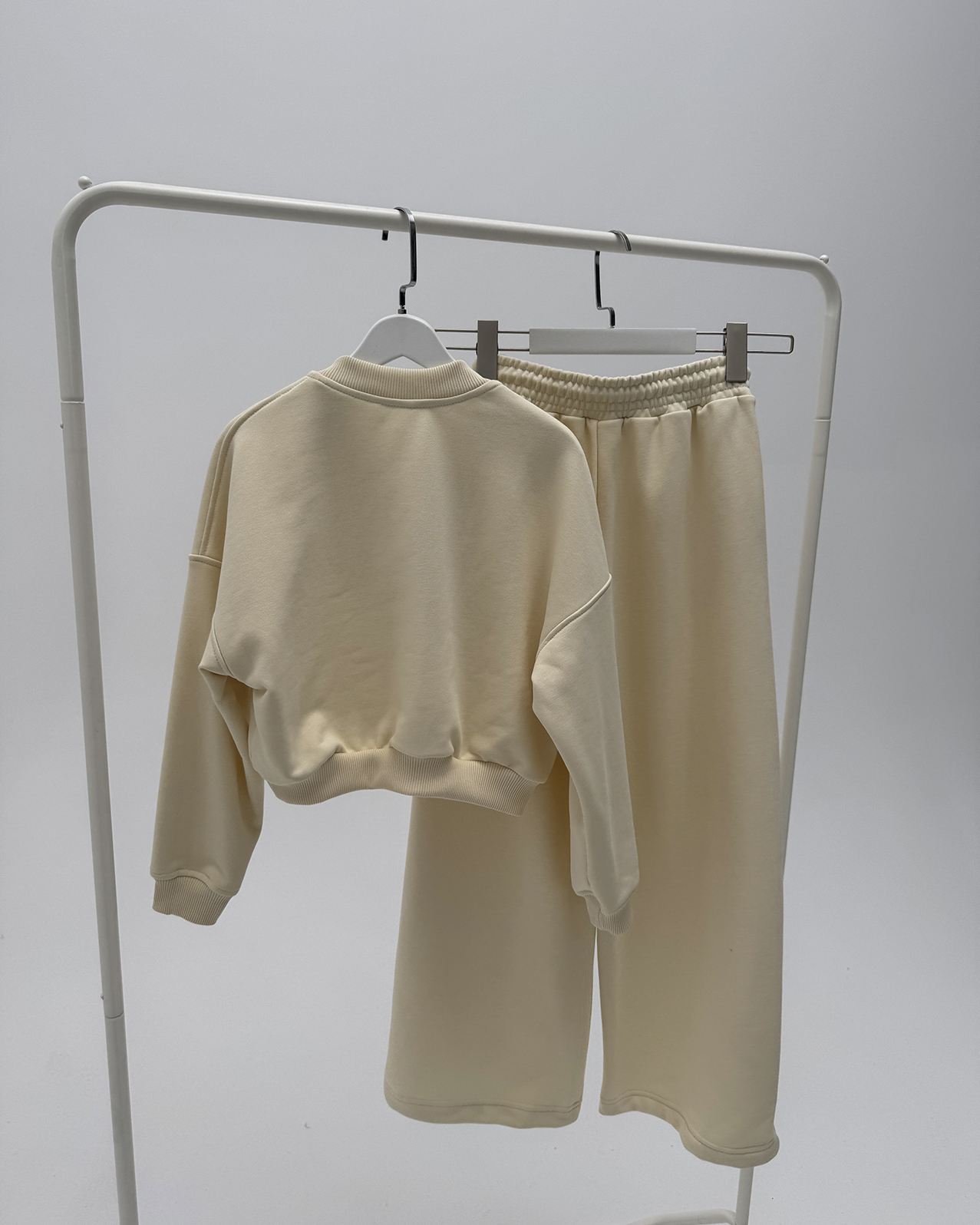 Костюм MEET SAMPLE собственного производства - фото 3