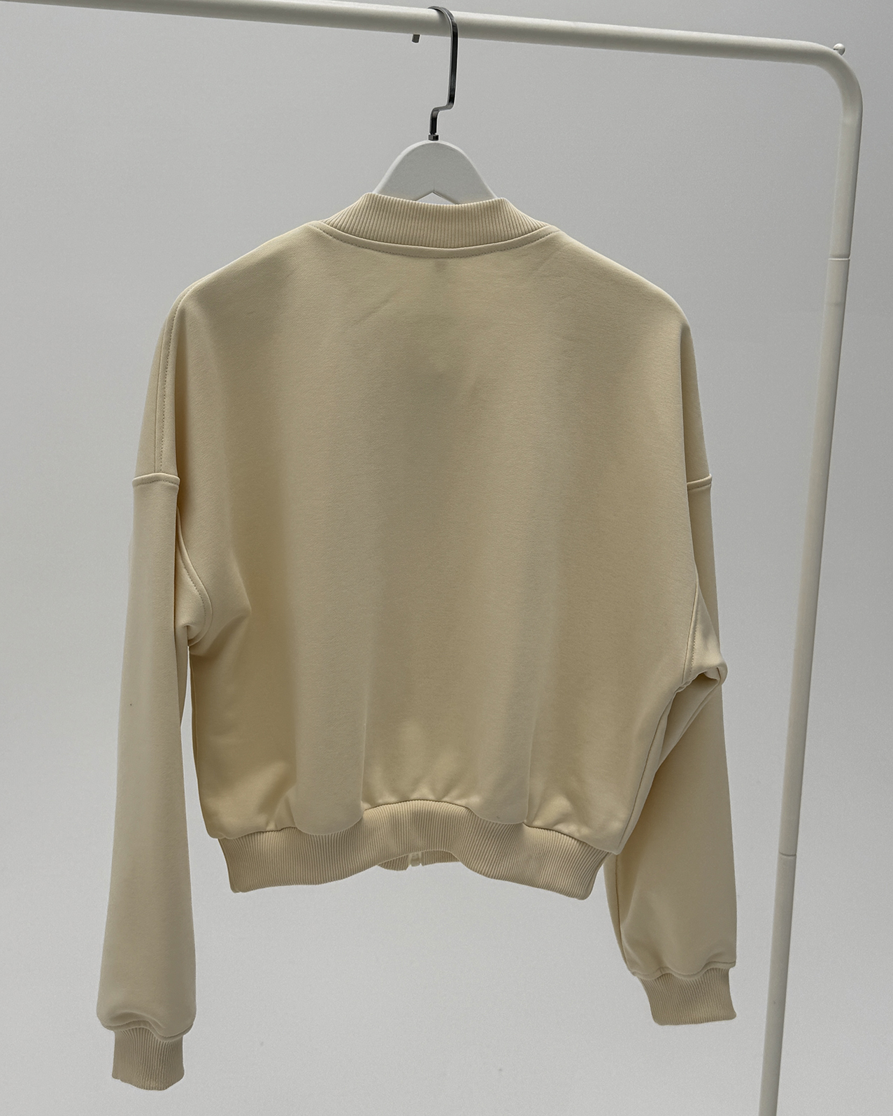 Бомбер трикотажный взрослый MEET SAMPLE собственного производства - фото 3