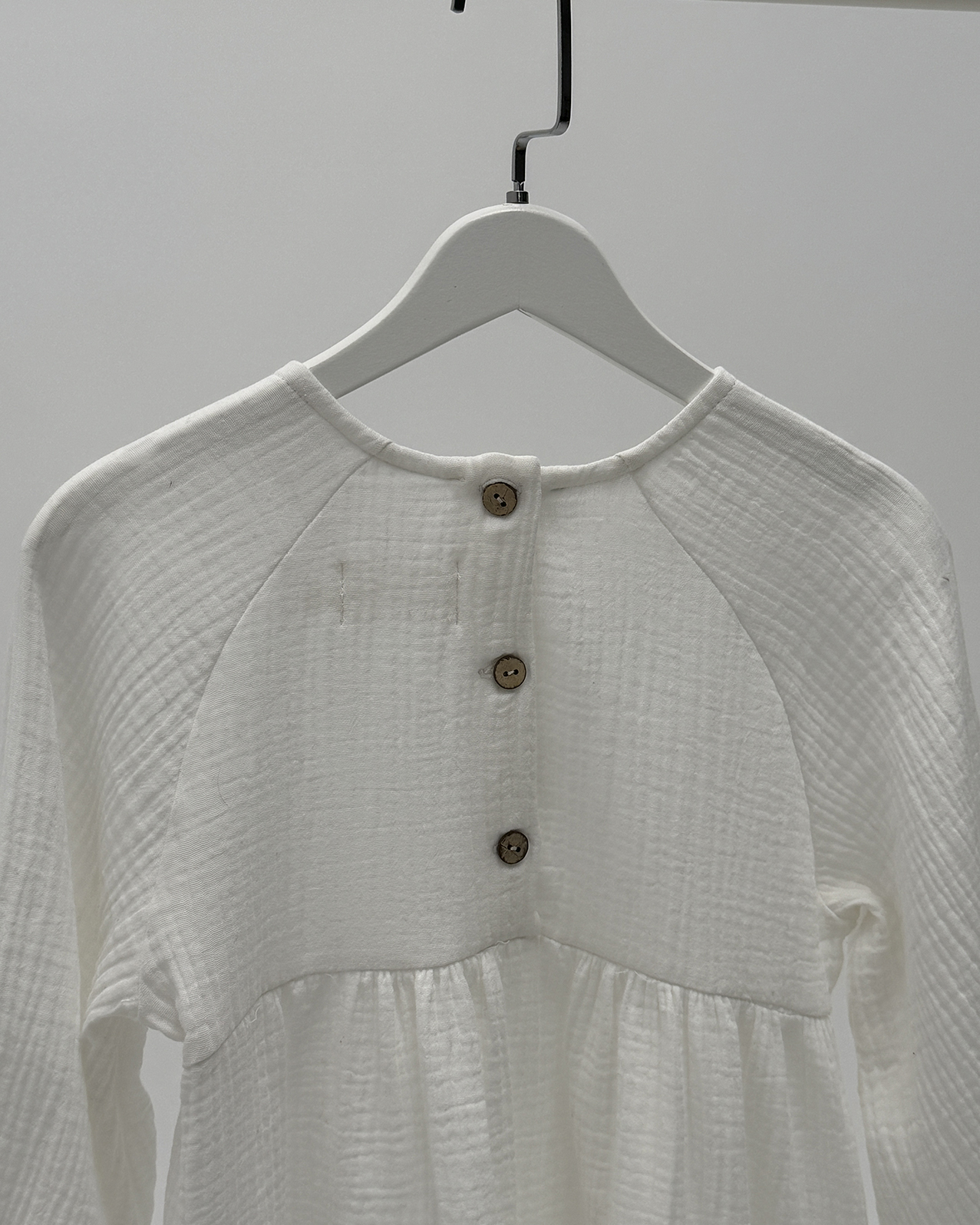 Платье муслин молочный SAMPLE собственного производства - фото 4