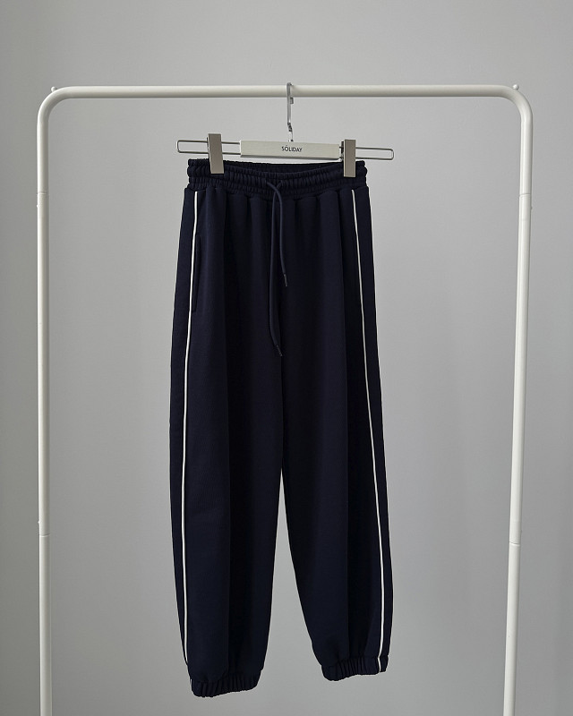 Костюм с лампасом собственного производства