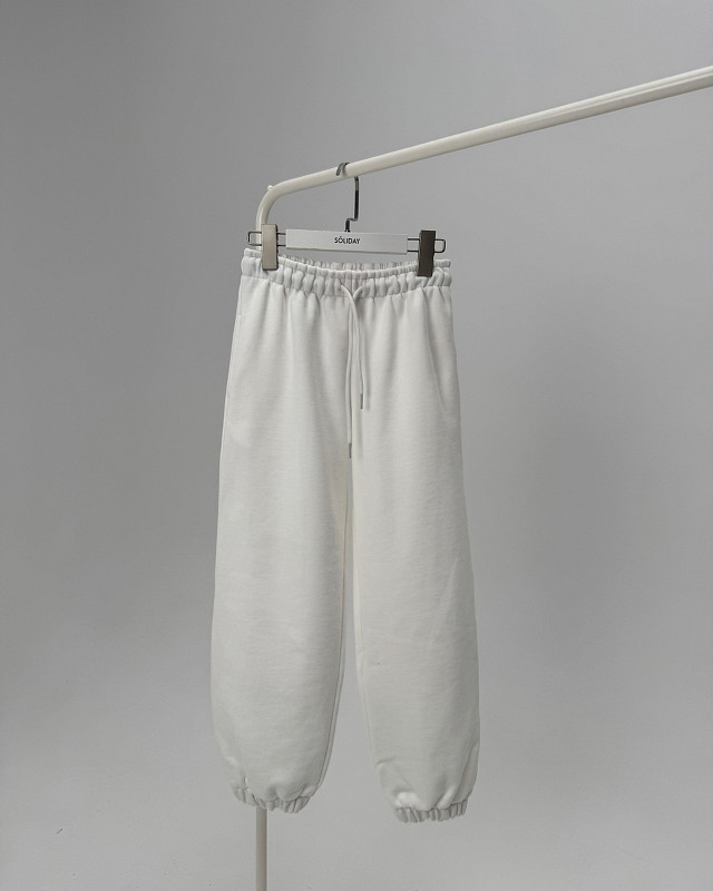 Джоггеры молочный SAMPLE собственного производства