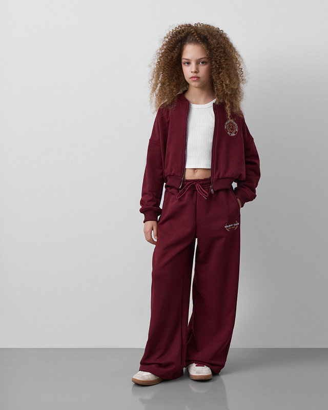 Костюм MEET собственного производства