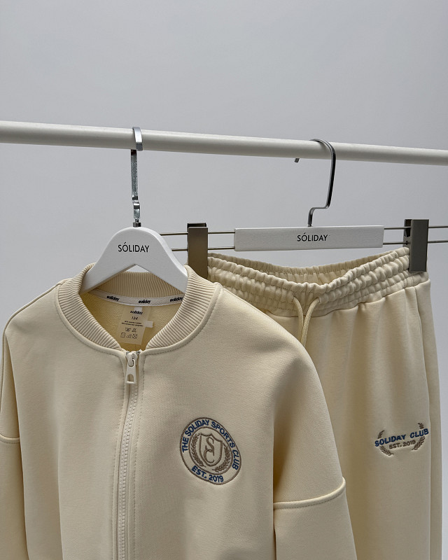 Костюм MEET SAMPLE собственного производства