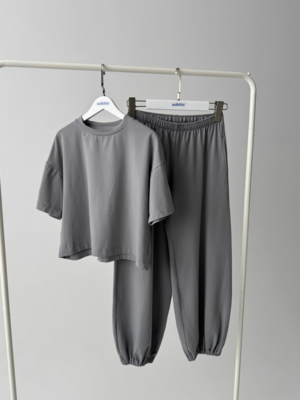 Костюм AIR SAMPLE SALE собственного производства