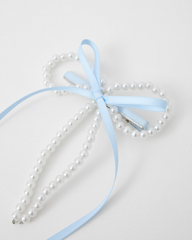 Заколка - бант с жемчужинами собственного производства